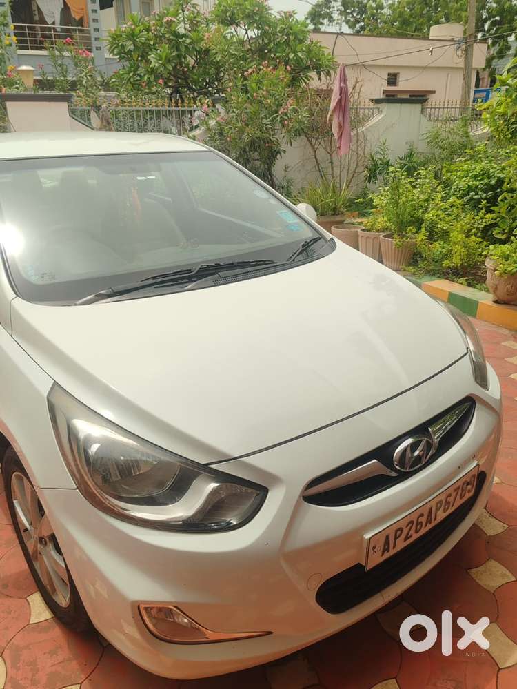 Hyundai Fluidic Verna 2012