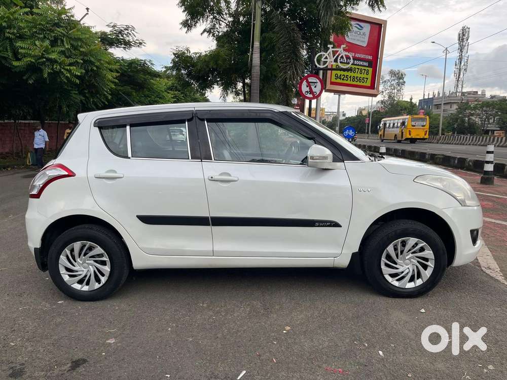 Maruti Suzuki Swift Vxi + Manual, 2012, Petrol