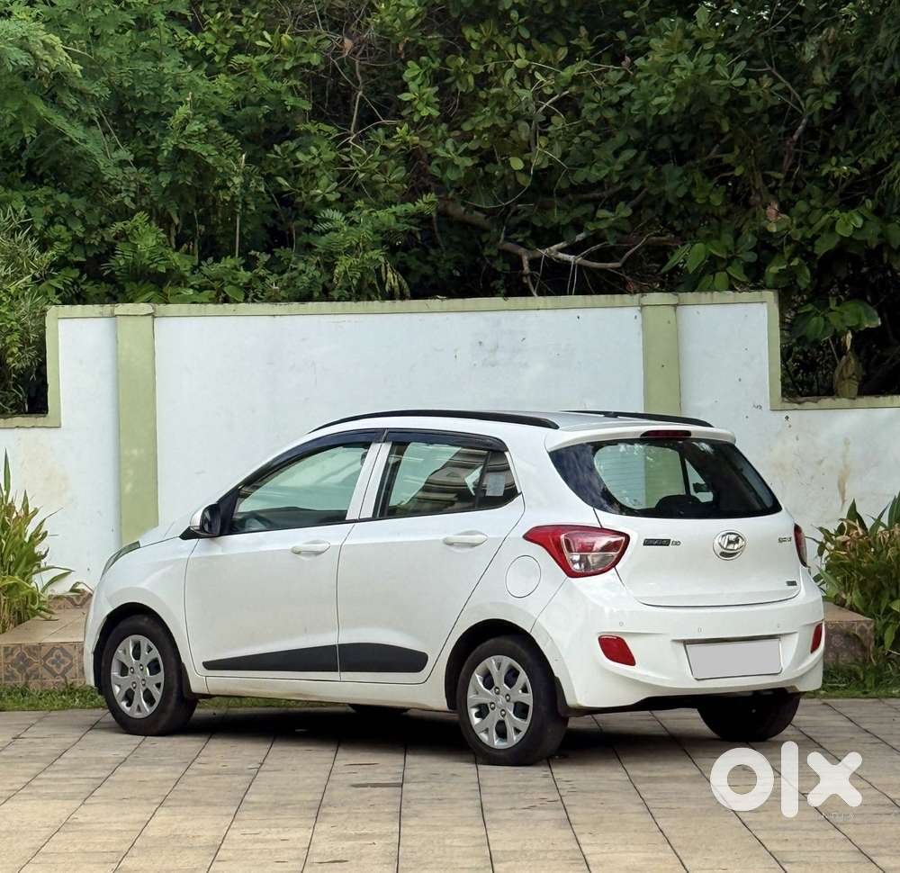 Hyundai I10 Sportz, 2016, Petrol