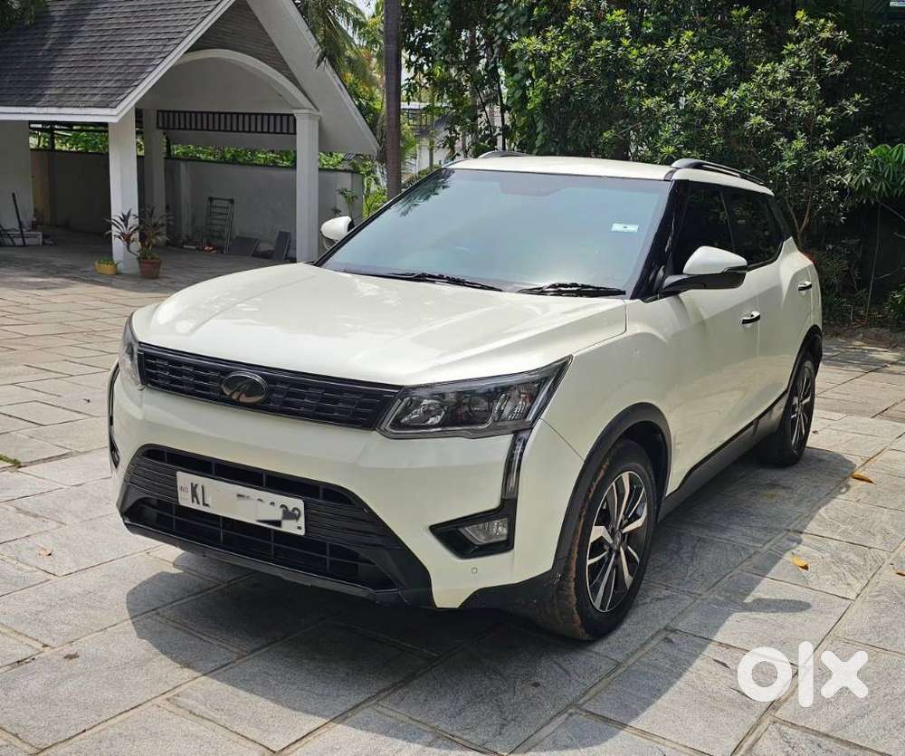 Mahindra Xuv300 1.2 W8 (o) Amt Petrol, 2020, Petrol