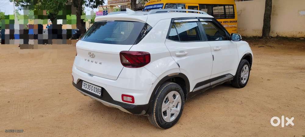 Hyundai Venue S Plus Mt 1.2 Kappa, 2022, Petrol