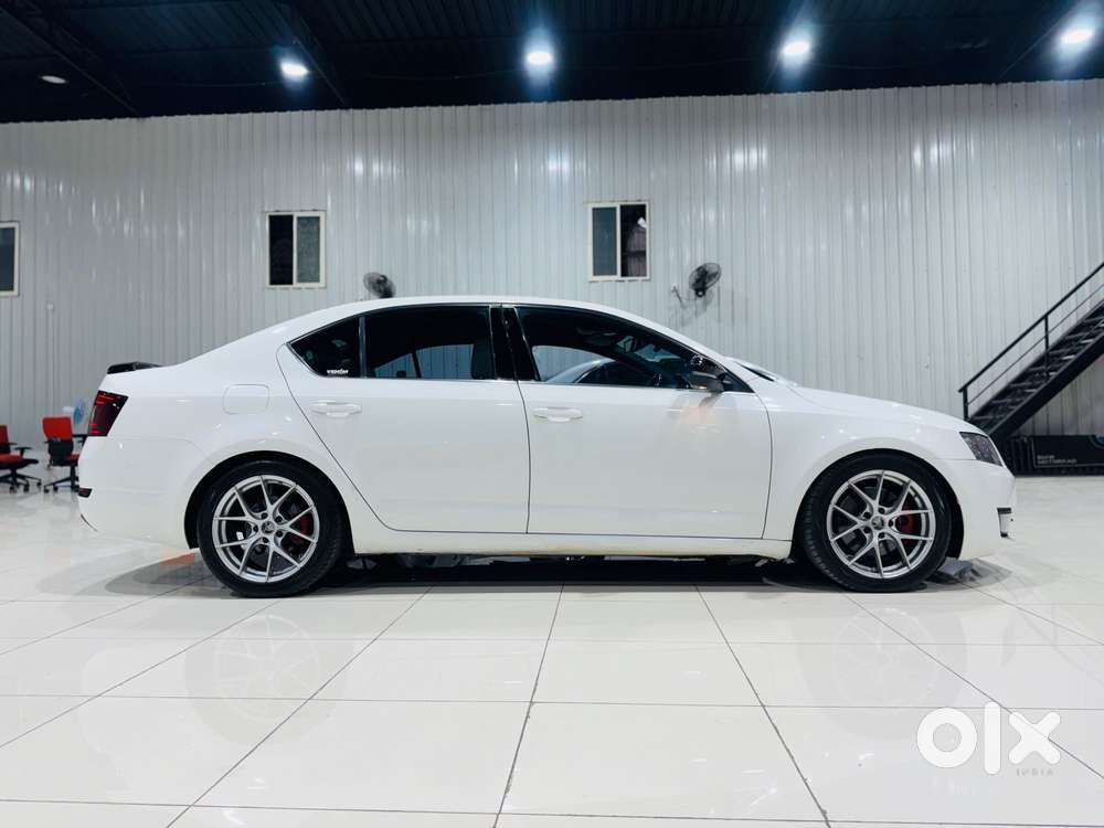 Skoda Octavia [2015-2017] 1.8 Ambition Plus Tsi At, 2015, Petrol