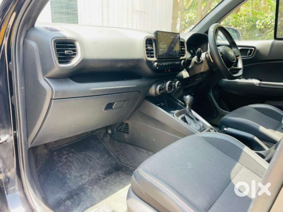 Hyundai Venue Sx(o) 1.0 Turbo Dct Knight Edition, 2024, Petrol