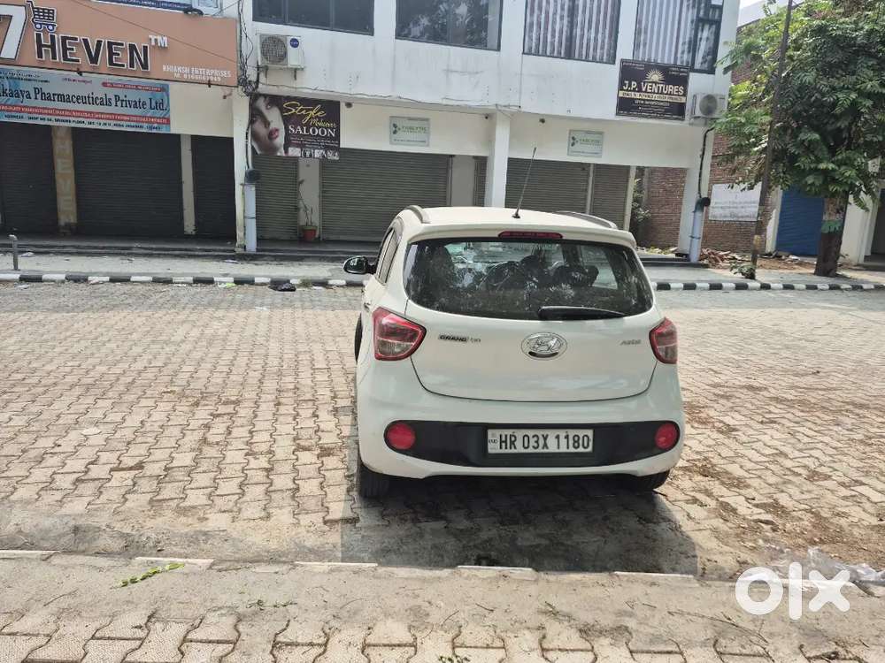 Hyundai I10 2018 Petrol 37500 Km Driven