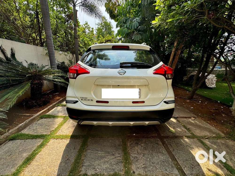  Nissan Kicks Xv Petrol - Manual  2022  40,000 Kms