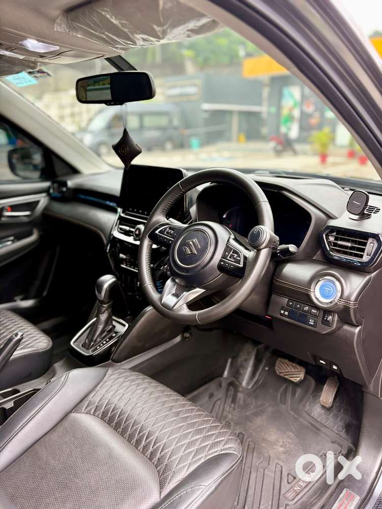 Maruti Suzuki Grand Vitara 1.5 Alpha Plus Intelligent Hybrid Ecvt, 2..