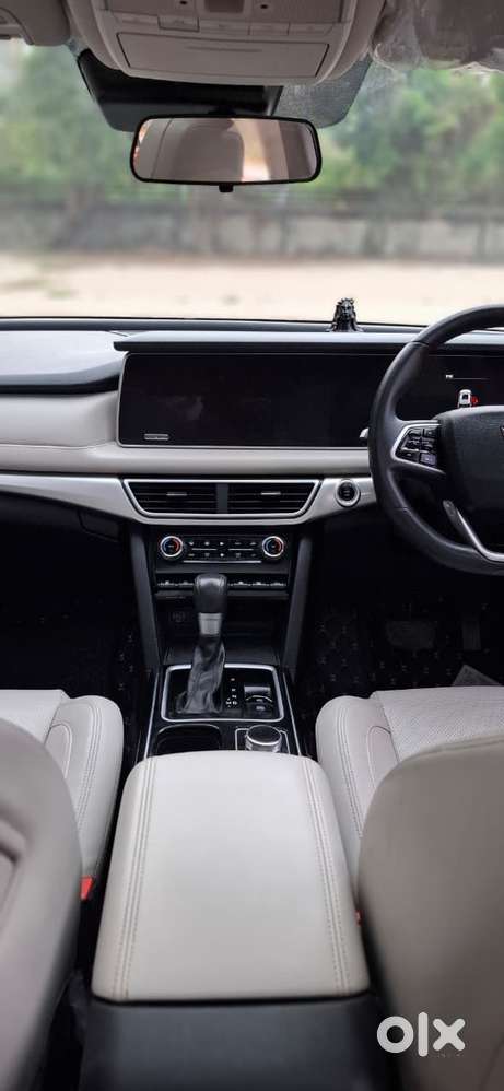 Mahindra Xuv700 2.2 Ax 7 Diesel At Luxury Pack Str, 2024, Diesel