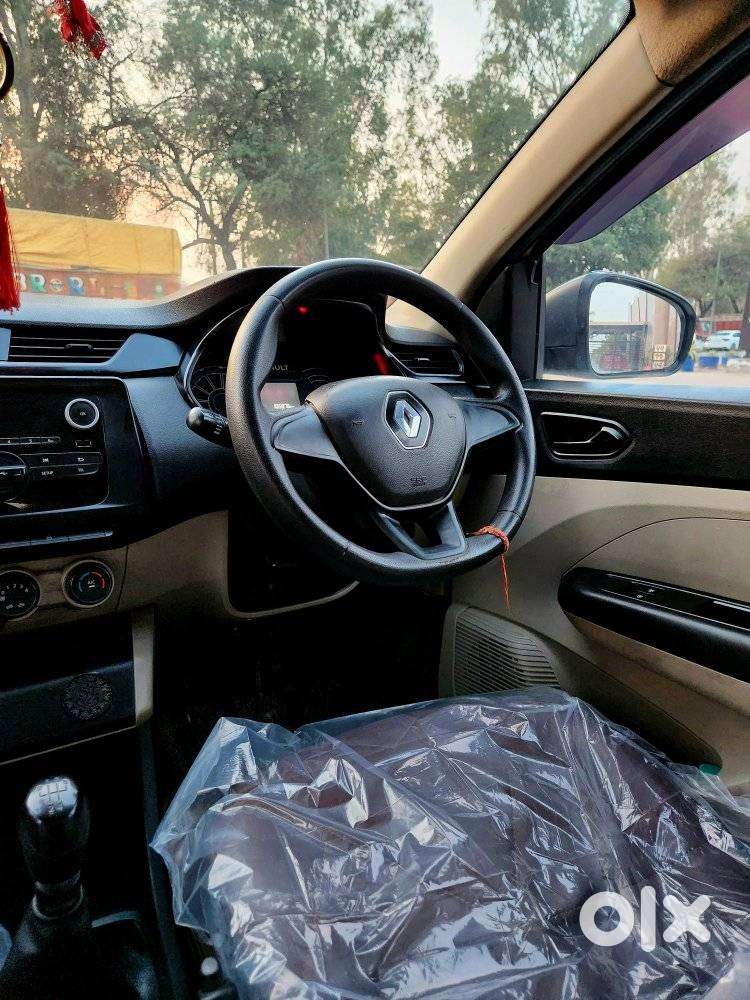 Renault Triber Rxl, 2022, Petrol