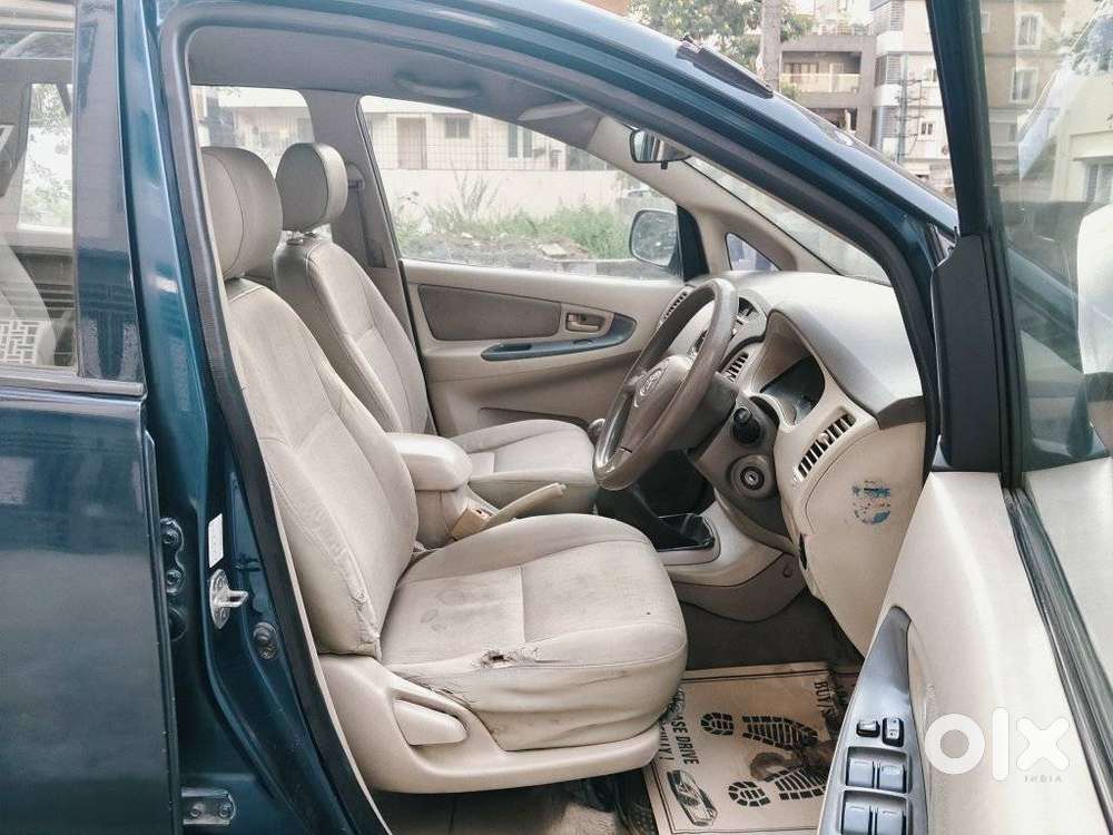 Toyota Innova 2.5 G (diesel) 8 Seater, 2005, Diesel