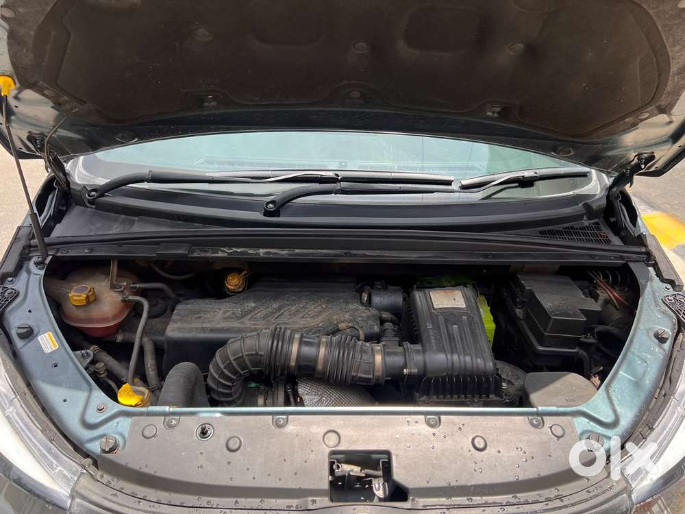 Mahindra Marazzo M8, 2018, Diesel