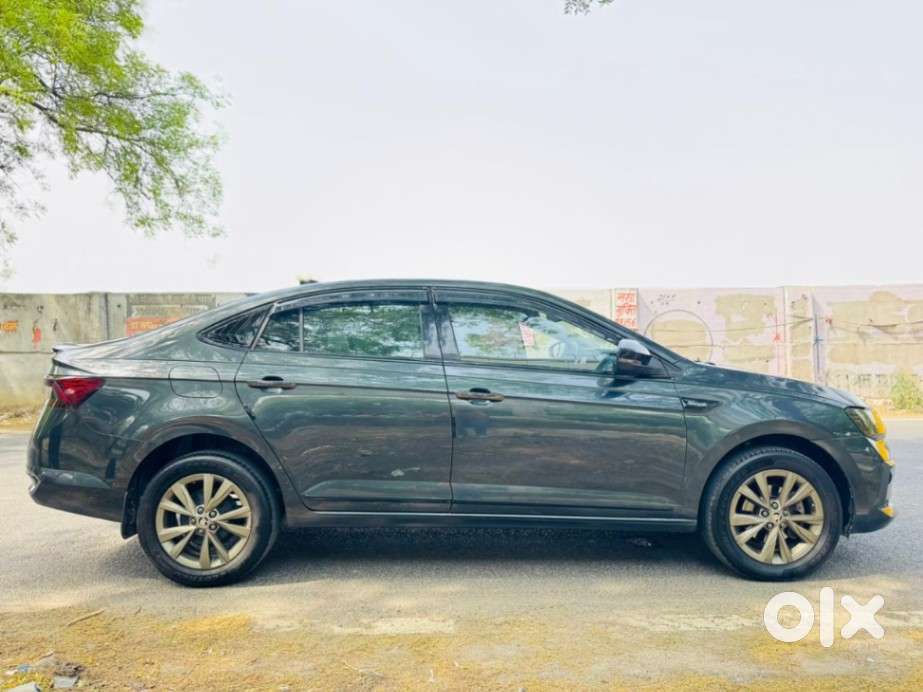 Skoda Slavia 1.0 Tsi Style At, 2023, Petrol