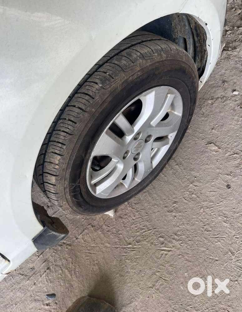Maruti Suzuki Swift Dzire 2012