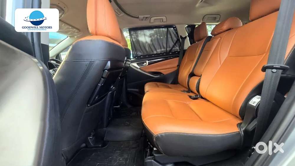 Toyota Innova Crysta [2020-ongoing] 2.4 Vx 8 Str, 2025, Diesel