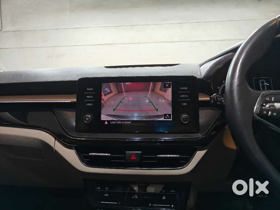 Skoda Slavia 1.0 Ambition Tsi At, 2023, Petrol