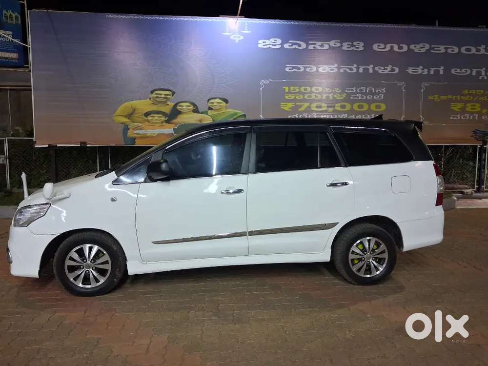 Toyota Innova 2012