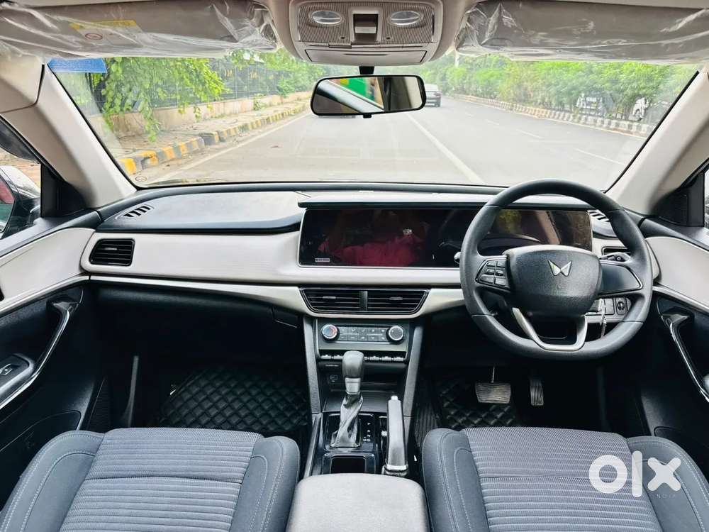 Mahindra Xuv700 2.2 Ax 5 Diesel At 7 Str, 2023, Diesel