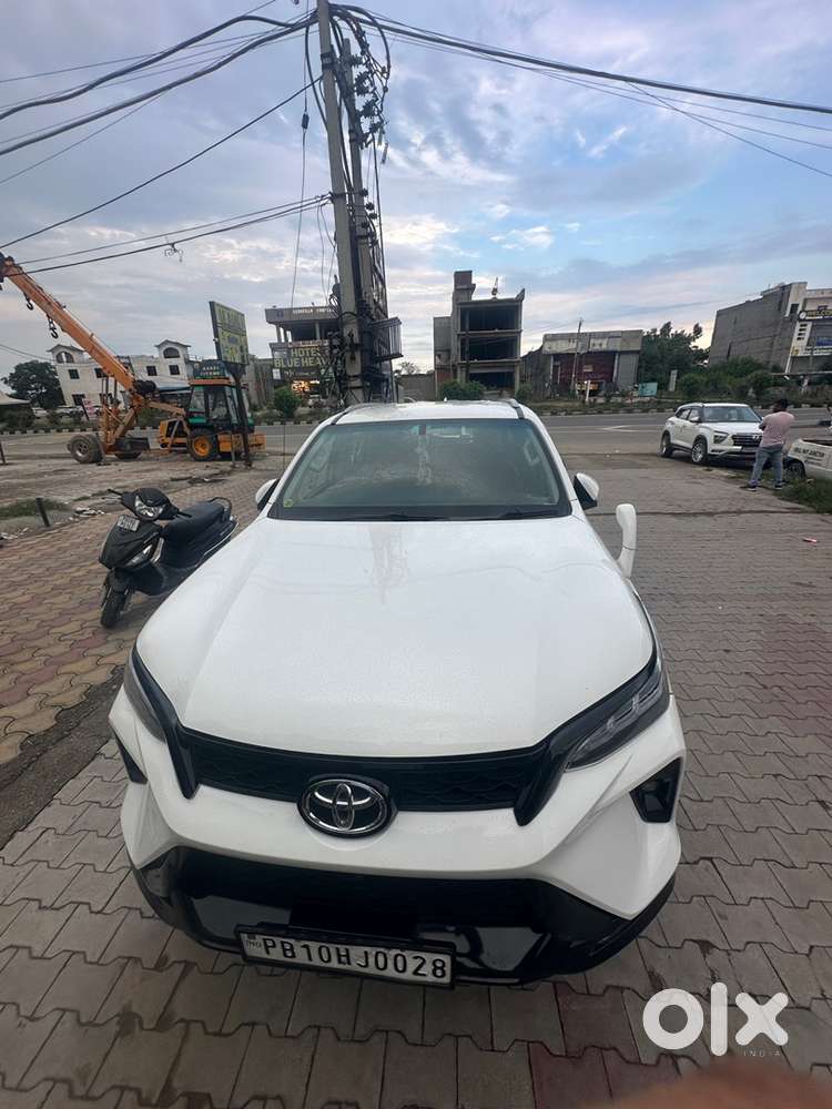 2021 Toyota Fortuner Diesel Automatic 119000 Km Driven