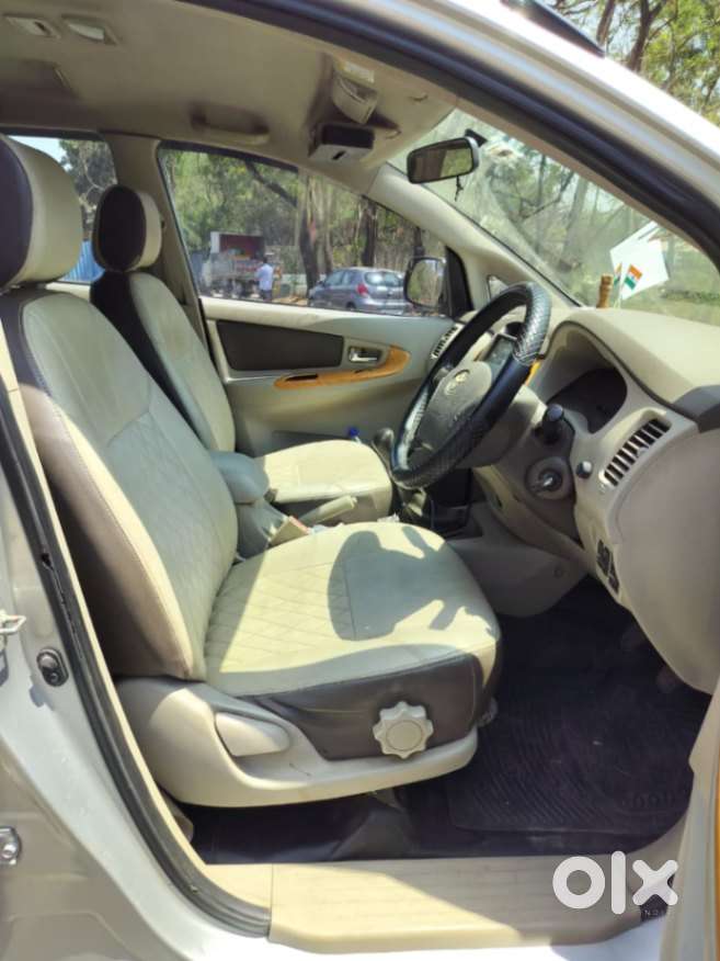 Toyota Innova Crysta 2.5z, 2011, Diesel