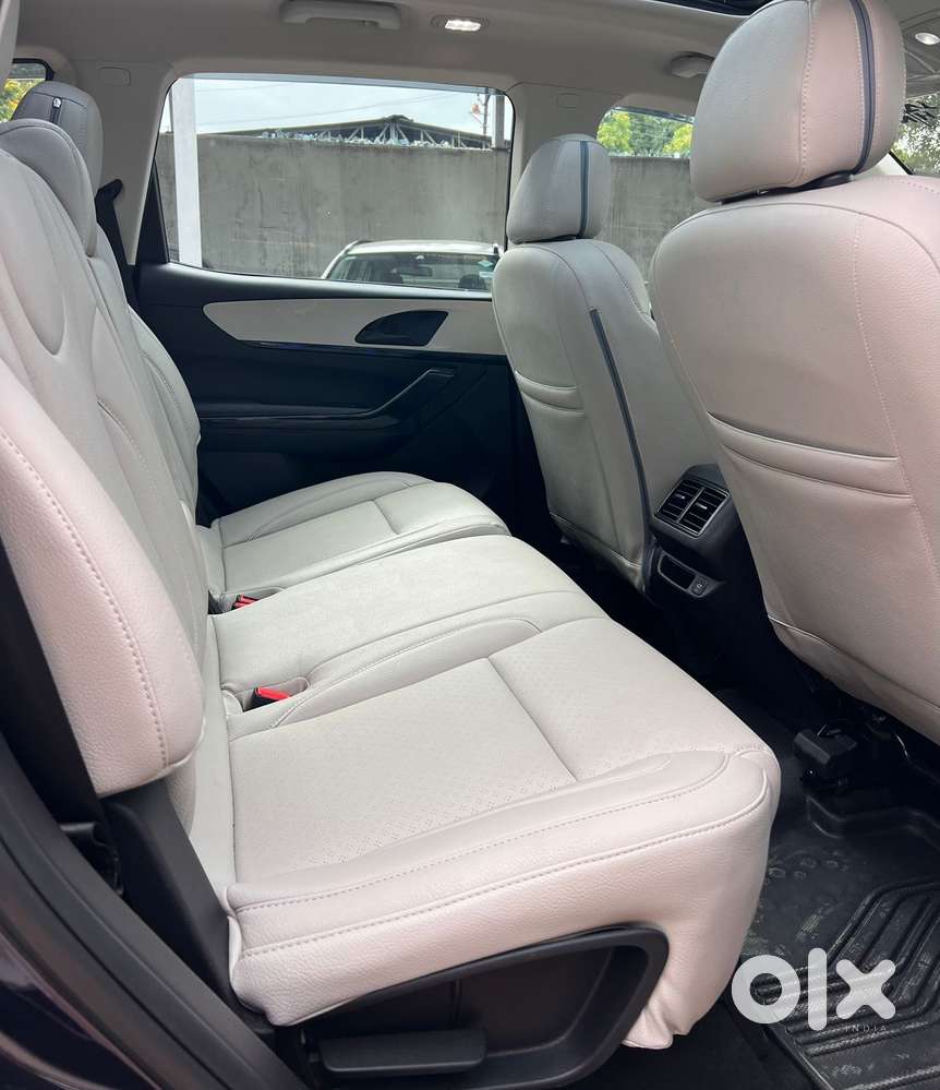 Mahindra Xuv700 2.2 Ax 5 Diesel At 7 Str, 2024, Diesel
