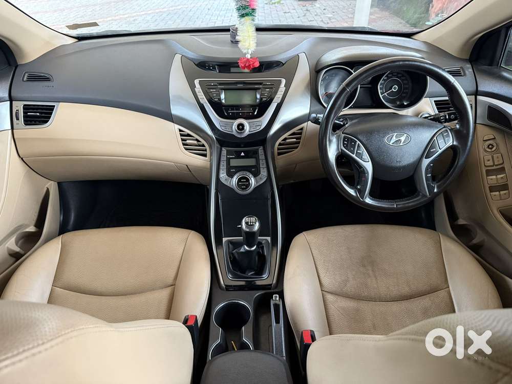 Hyundai Elantra 1.8 Sx Mt, 2015, Petrol
