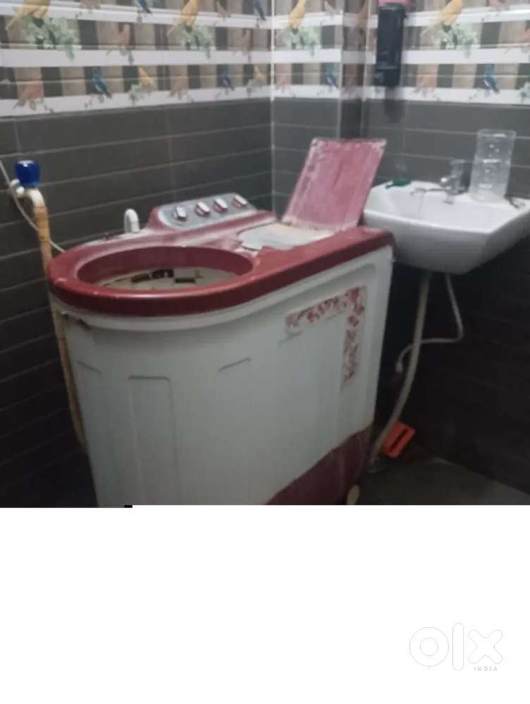 Semi automatic washing machine