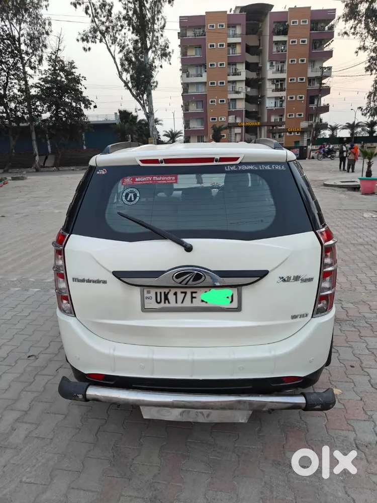 Mahindra Xuv500 2017 W10