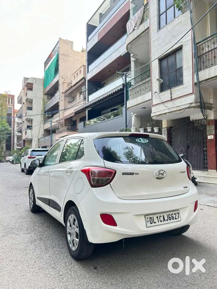 Hyundai Grand I10 2016 1st Owner Cng & Hybrids 69000 Km Driven