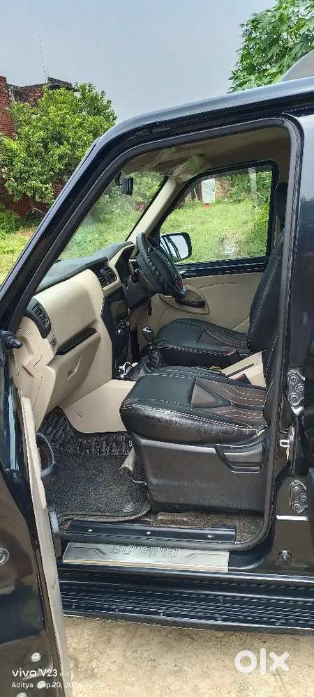 Mahindra Scorpio Classic 2.2 Diesel 2023