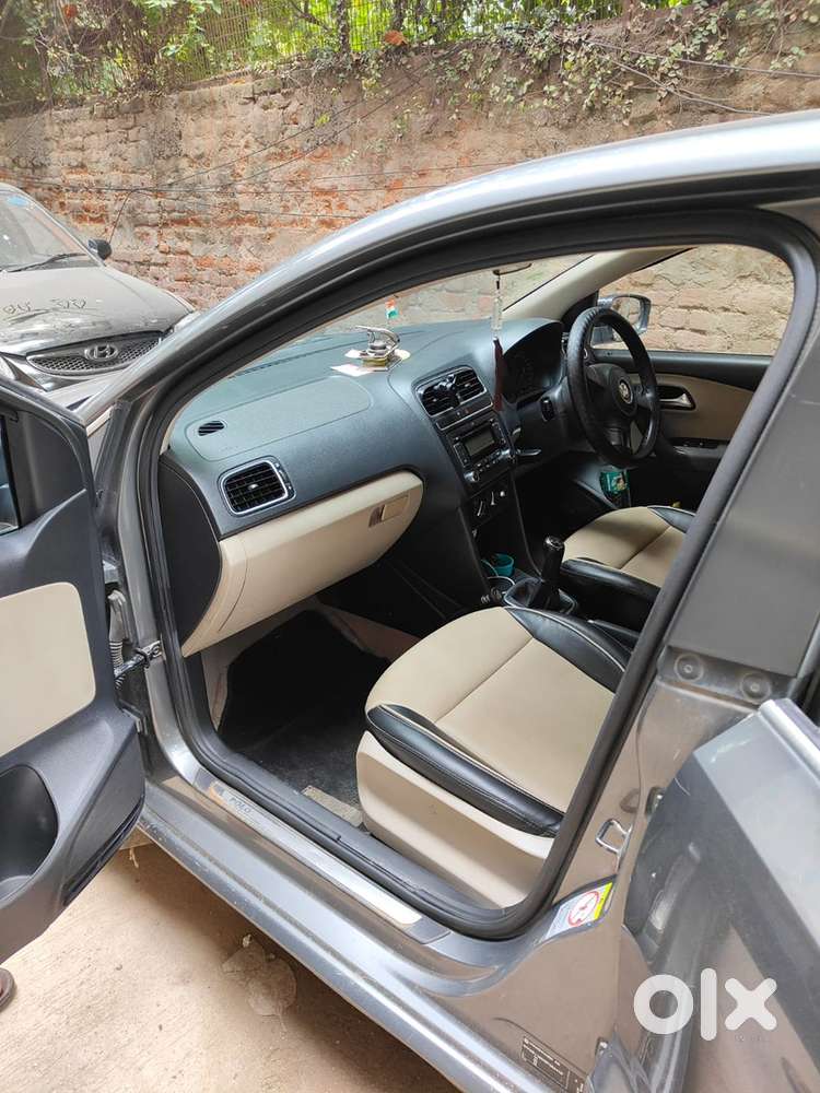 Volkswagen Polo Petrol Manual 2011