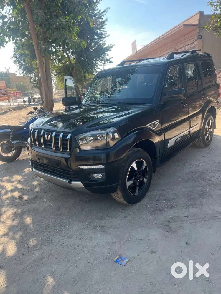 Mahindra Scorpio 2016 Diesel 98506 Km Driven