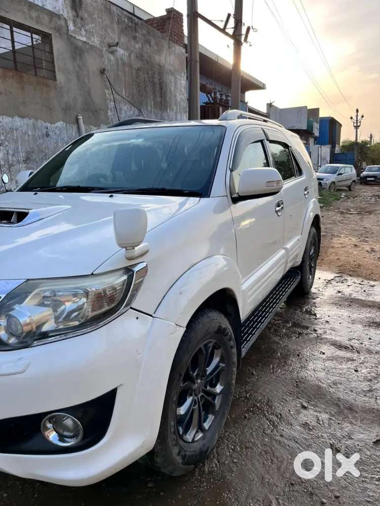 Toyota Fortuner 2013 Automatic  New Tyres  Premium Touchscreen