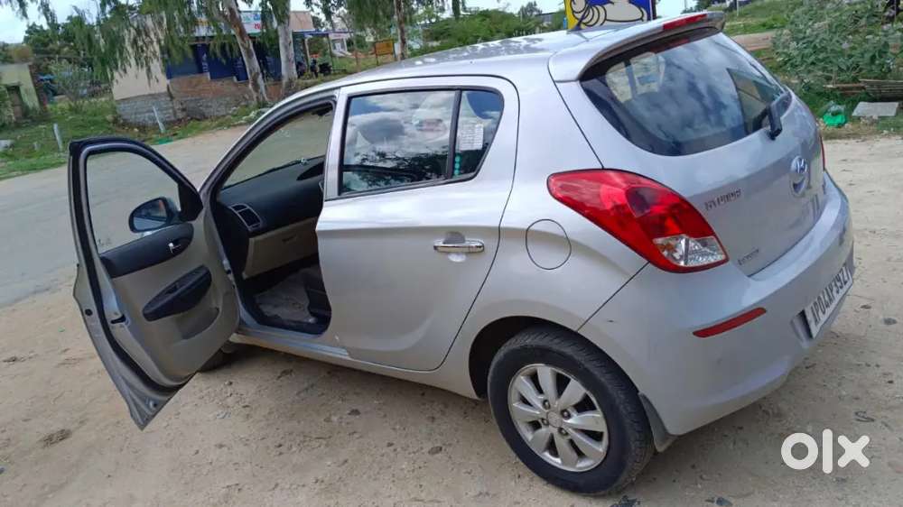 Good Condition Car Showroom Track