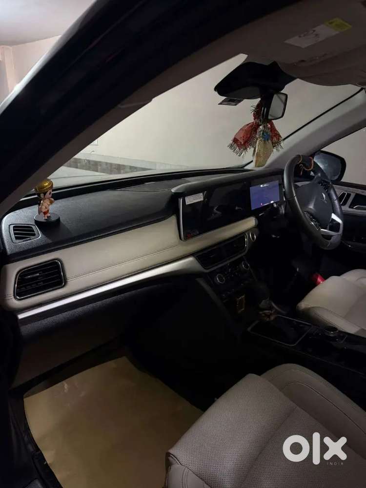 Mahindra Xuv700 Ax7 2024