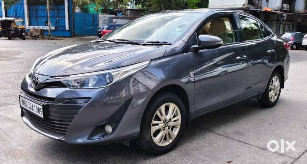 Toyota Yaris V Cvt, 2018, Petrol