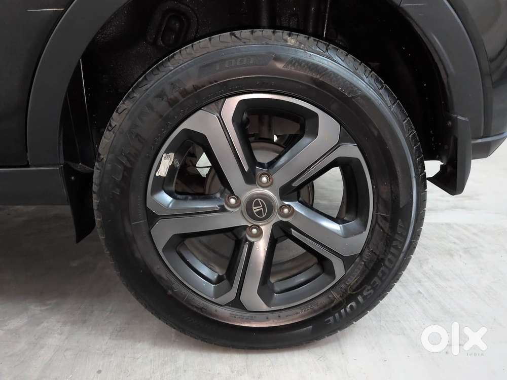 Tata Nexon 1.5 Revotorq Xza Plus Luxs Red Dark Edition Amt, 2023, Di..