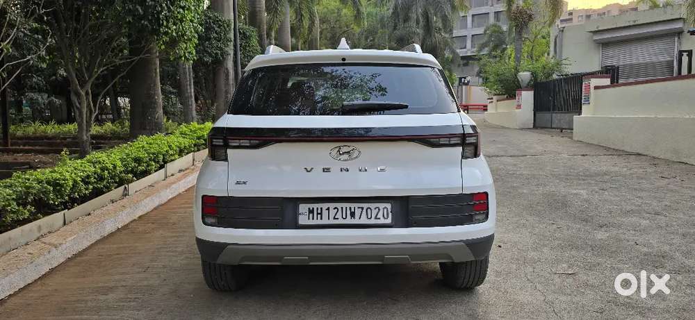 Hyundai Venue 2022 Diesel 37200 Km Driven