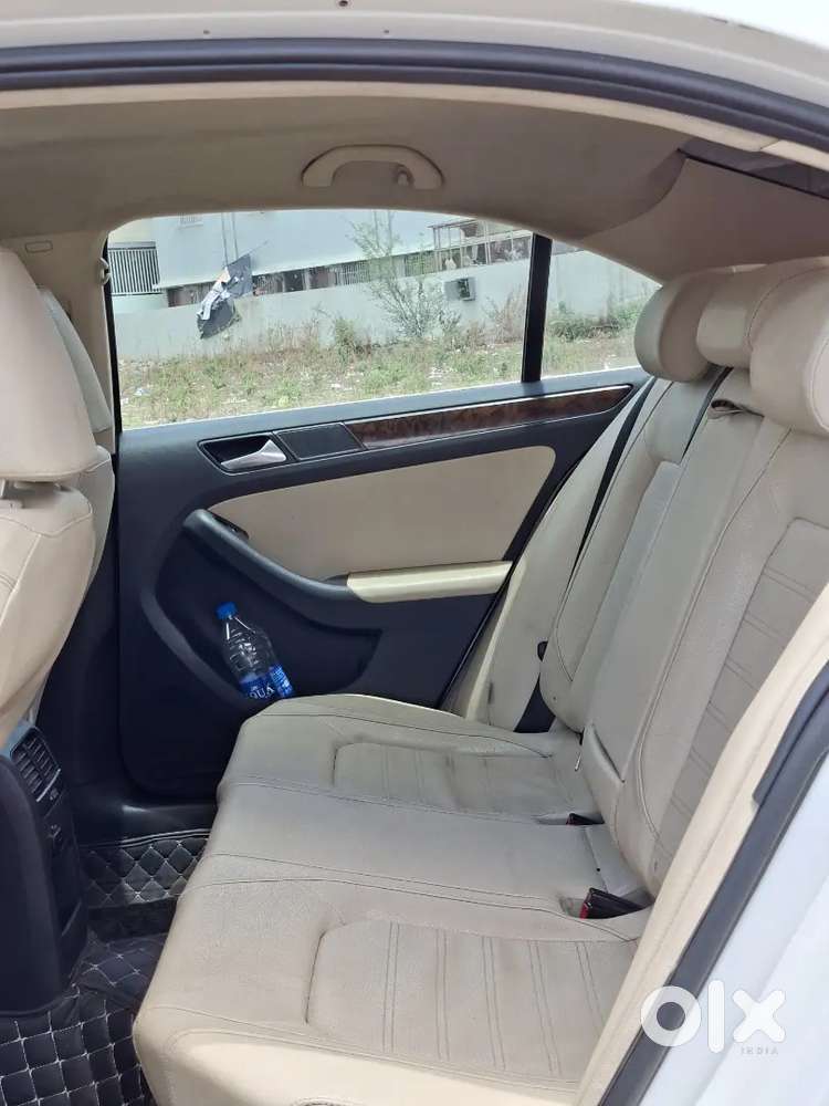 Volkswagen Jetta 2012 Car
