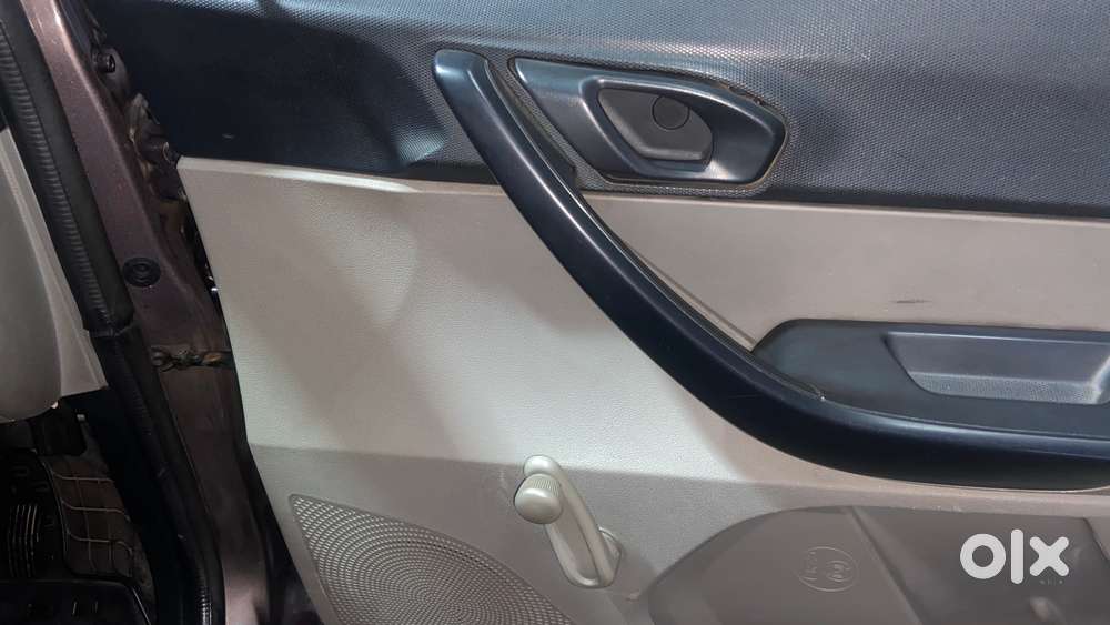 Tata Tiago Xe, 2018, Petrol