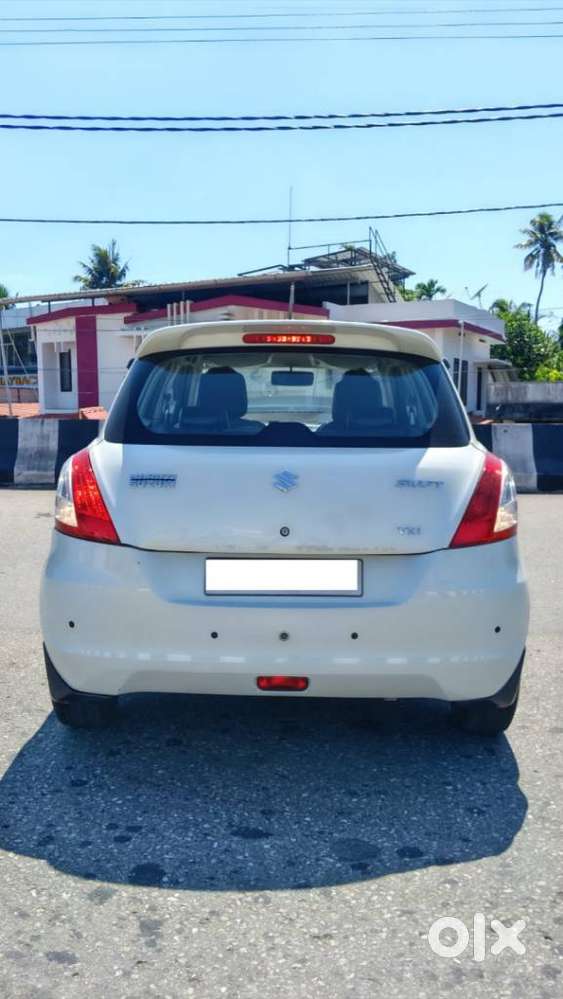 Maruti Suzuki Swift Vxi With Abs, 2016, Petrol