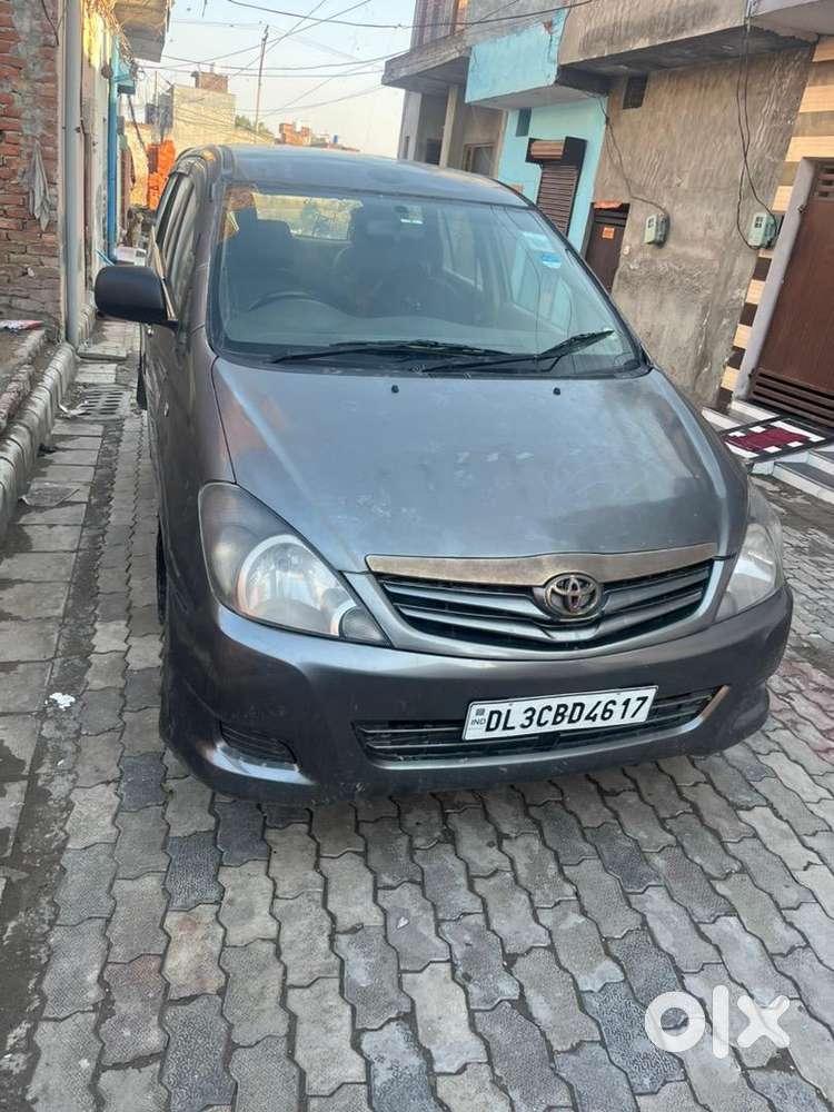 Toyota Innova Hycross 2011 Good Condition