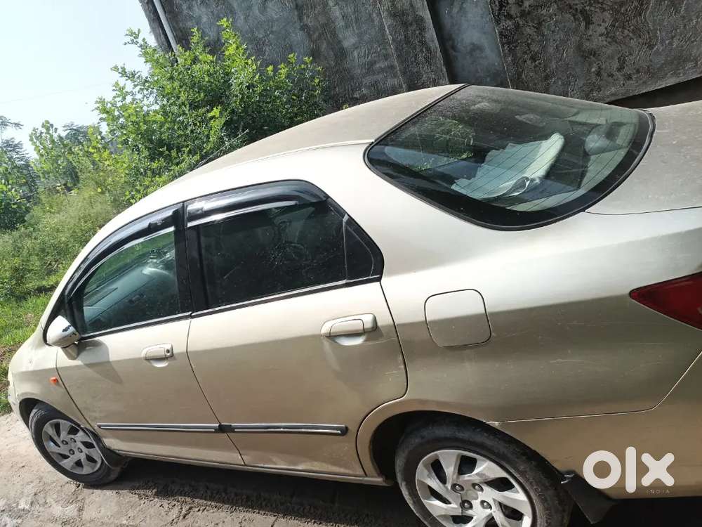 Honda City Zx 2004 Petrol Well Maintained