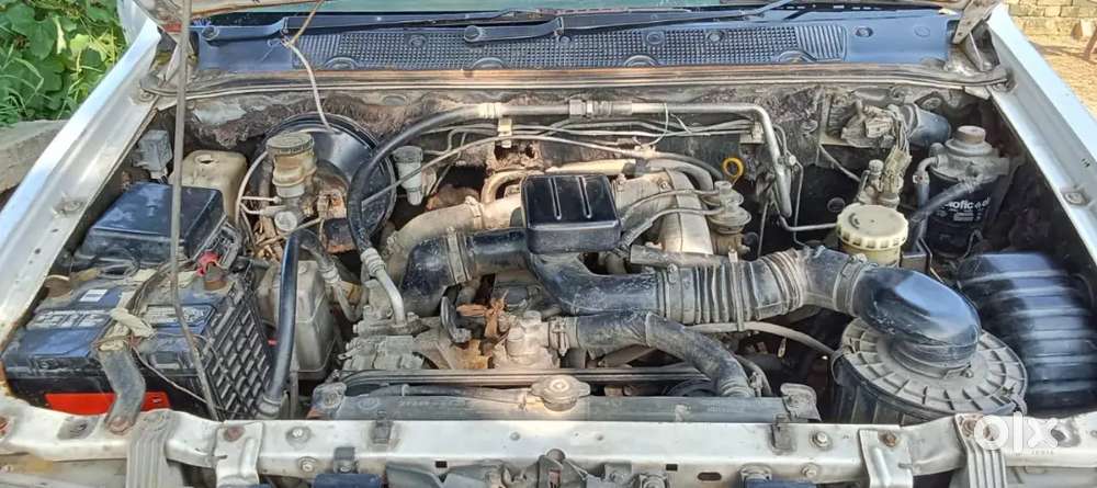 Chevrolet Tavera Diesel Automatic 2011 Year