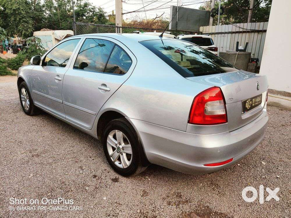 Skoda Laura Ambiente 2.0 Tdi Cr Automatic, 2010, Diesel