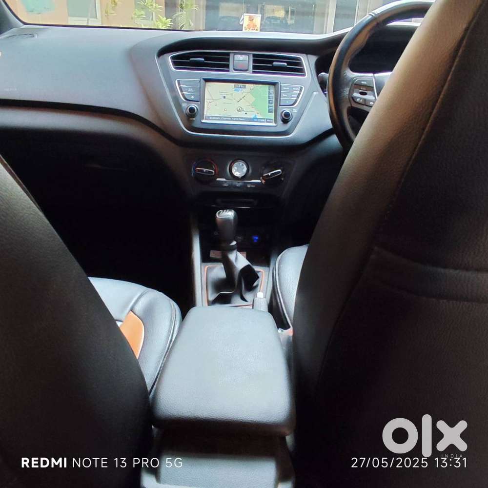 Elite I20 Sportz Plus Dual Tone