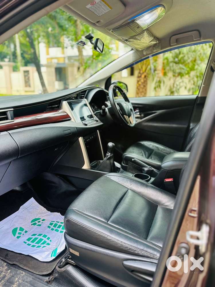 Toyota Innova Crysta 2.4 Z Manual 7 Seater