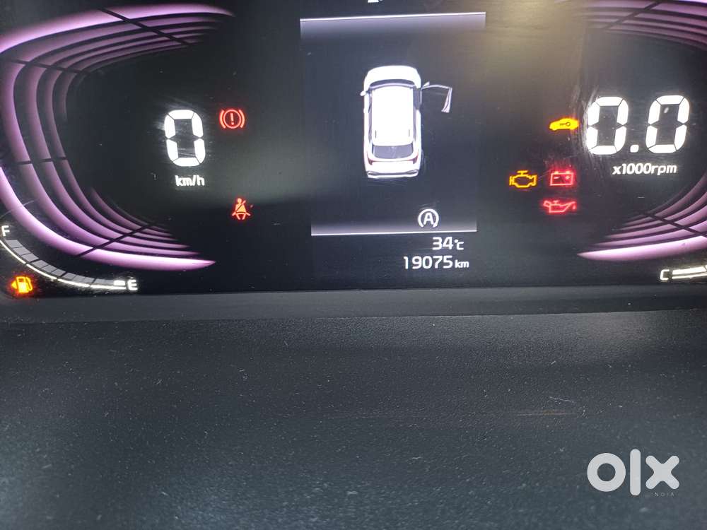 Kia Carens 1.5 Premium 7 Str, 2023, Petrol