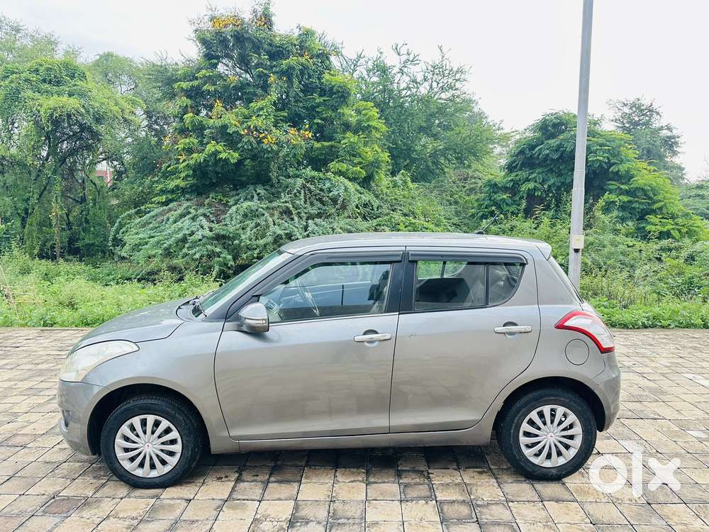 Maruti Suzuki Swift Vxi + Manual, 2012, Petrol