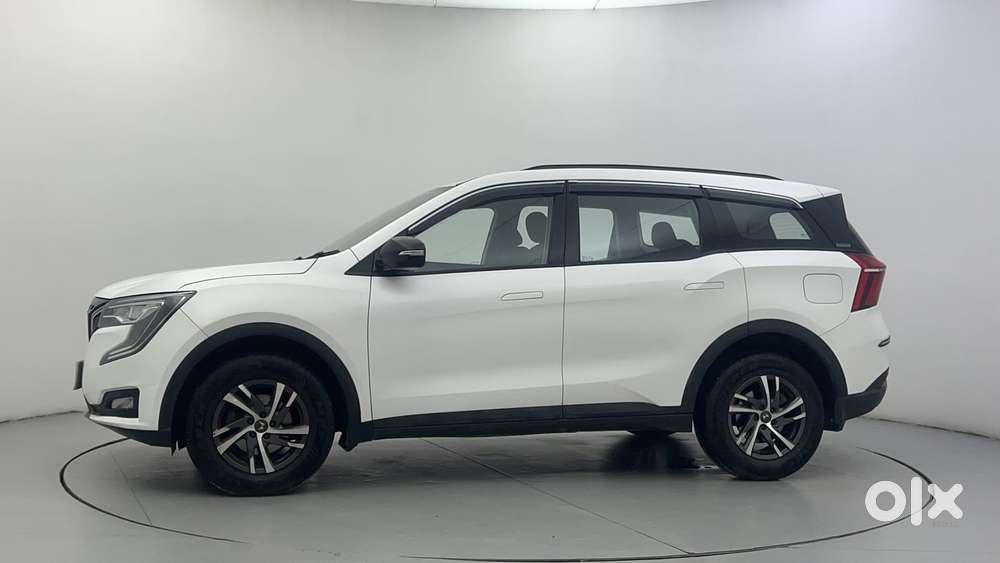 Mahindra Xuv700 2.0 Ax 5 Petrol Mt Str, 2022, Petrol