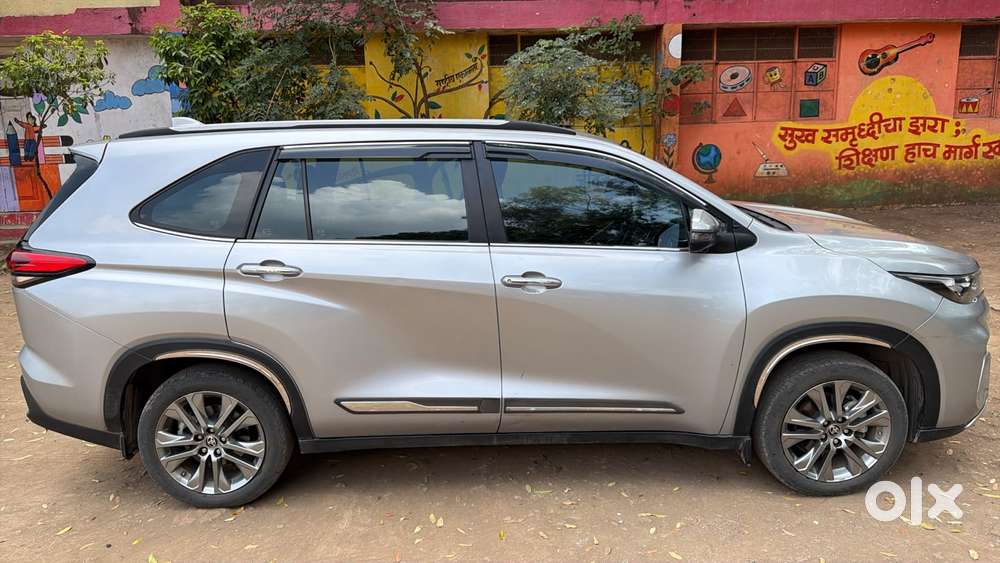 Maruti Suzuki Invicto Alpha Plus 7str, 2025
