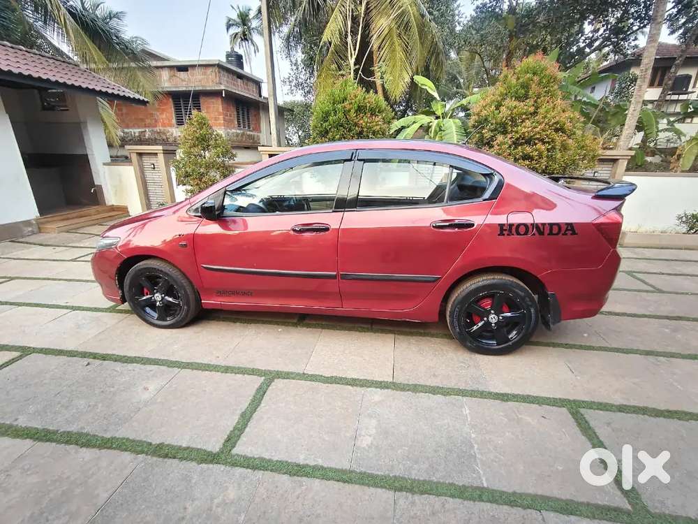 Low Km Driven  Cvt Automatic Honda City Company Maintained